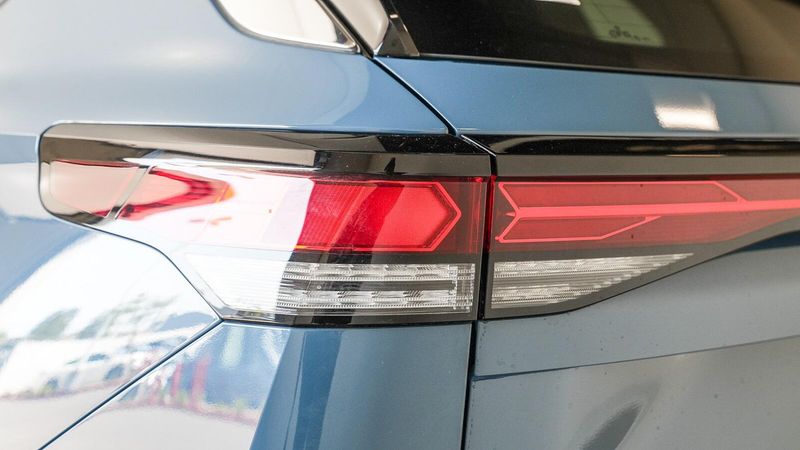 New 2025 Volkswagen Tiguan 2.0T SEImage 8