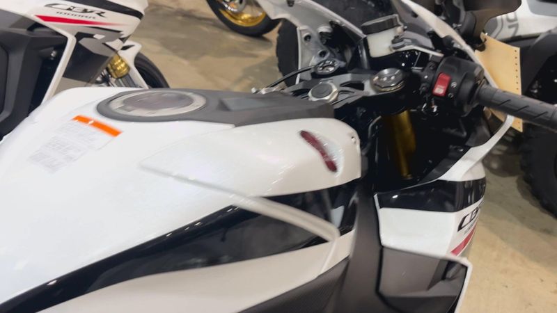 New 2026 Honda CBR1000RR Image 4