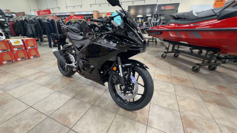 New 2026 Yamaha YZF-R3 ABS Image 3