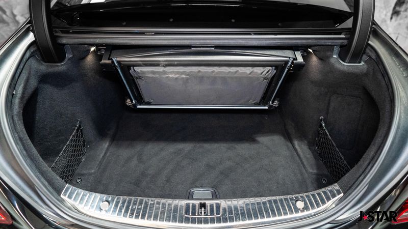 2019 Mercedes Benz S 560 photo 25