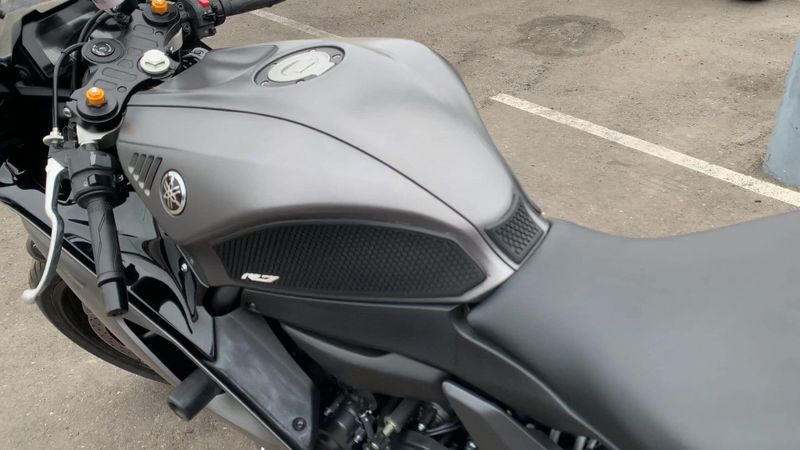 Used 2024 Yamaha YZF-R7 Image 2