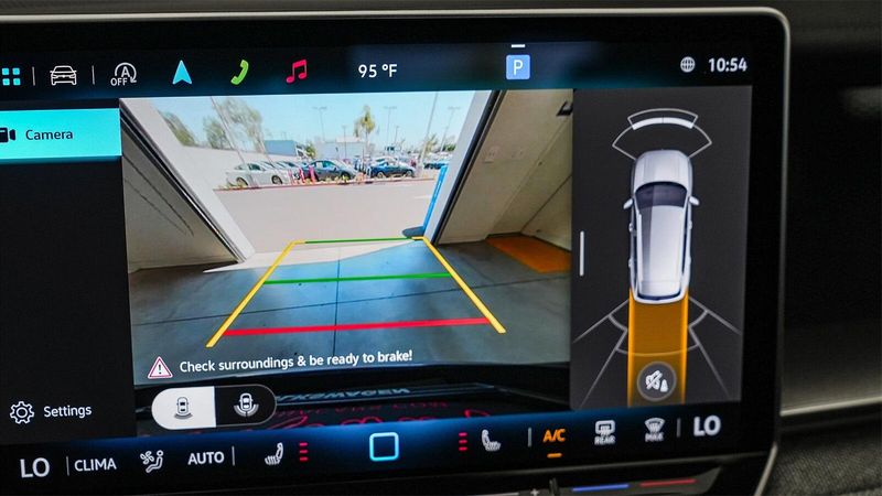 New 2025 Volkswagen Tiguan 2.0T SImage 24