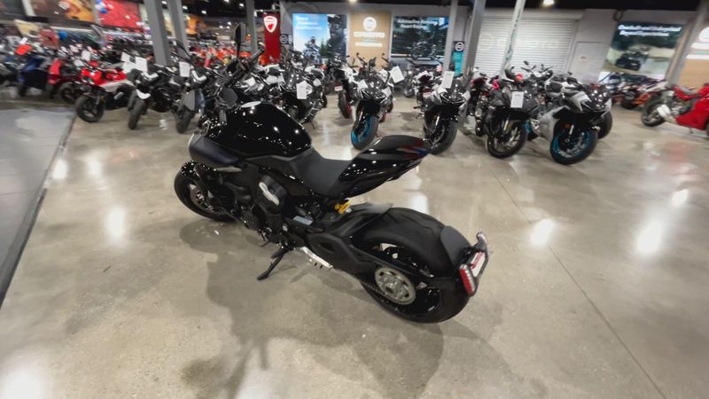 2024 Ducati DIAVEL V4 - DEMO Image 6