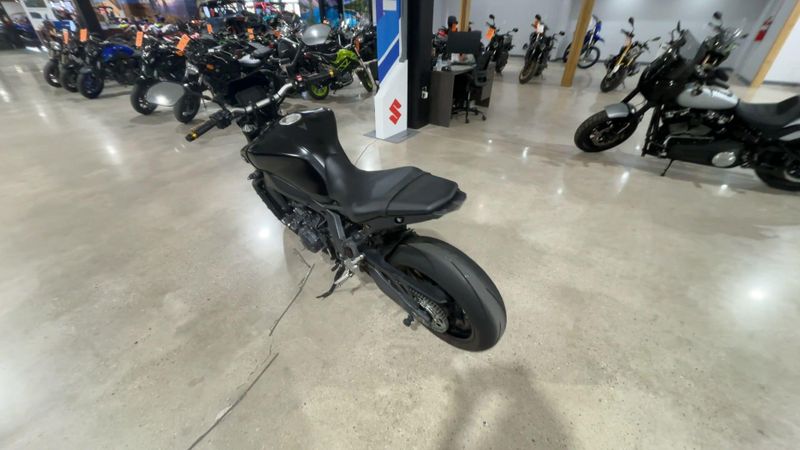 Used 2023 Yamaha MT-09 Image 2