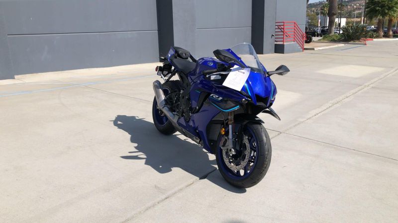 New 2026 Yamaha YZF-R1 Image 2