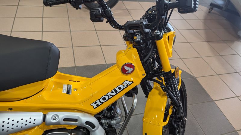 2024 Honda TRAIL 125 TURMERIC YELLOWImage 11