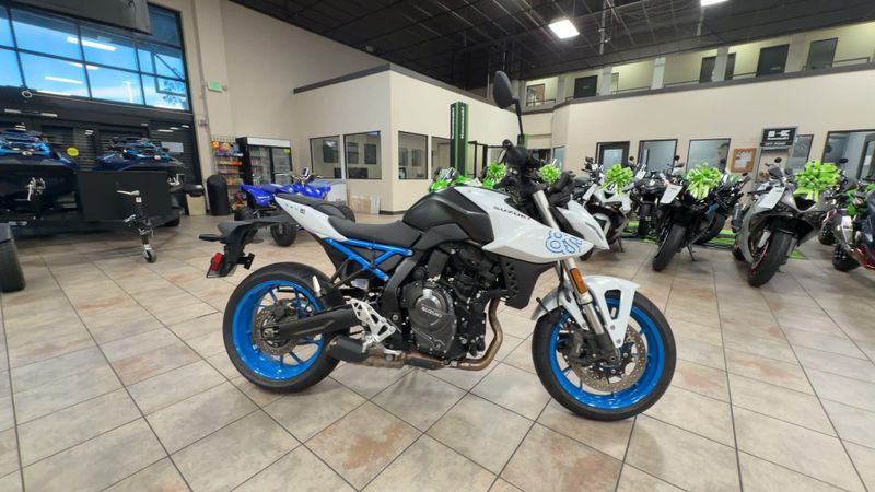 Used 2023 Suzuki GSX-8S Image 2