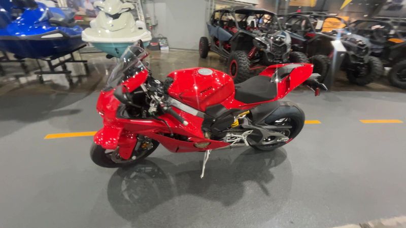 New 2026 Ducati PANIGALE V4 Image 9