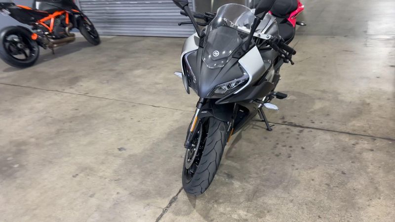 Used 2025 CFMOTO 300SS Image 3