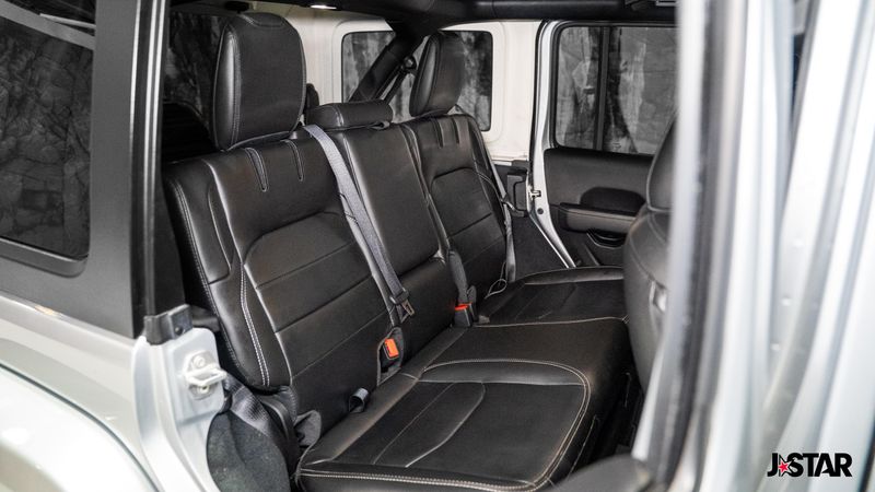 2023 Jeep Wrangler Sahara 4xe photo 15