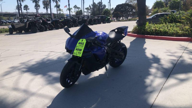 Used 2023 Yamaha YZF-R1 CA Image 4