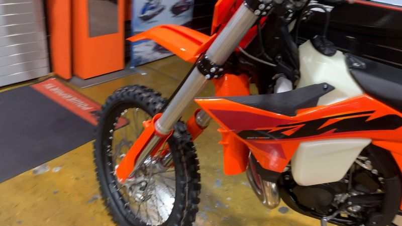 2025 KTM 300 XC Image 9