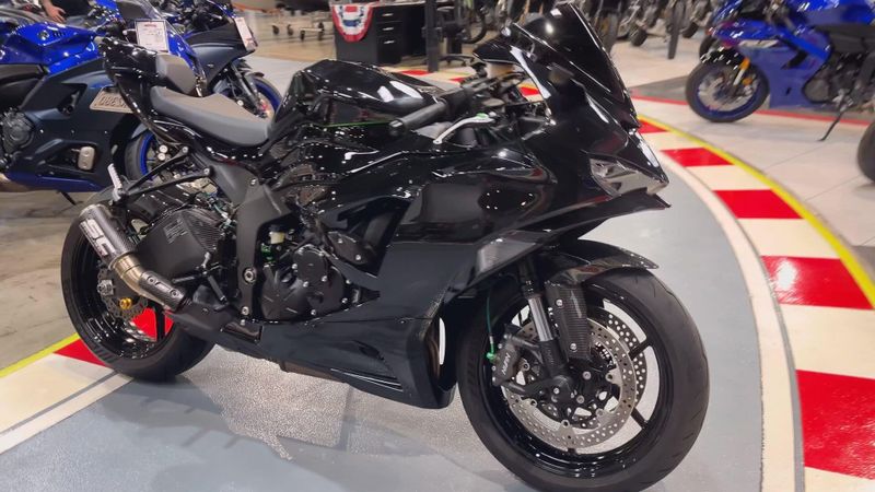 Used 2024 Kawasaki NINJA ZX-6R Image 6