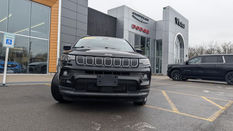 Used 2022 Jeep Compass LatitudeImage 2