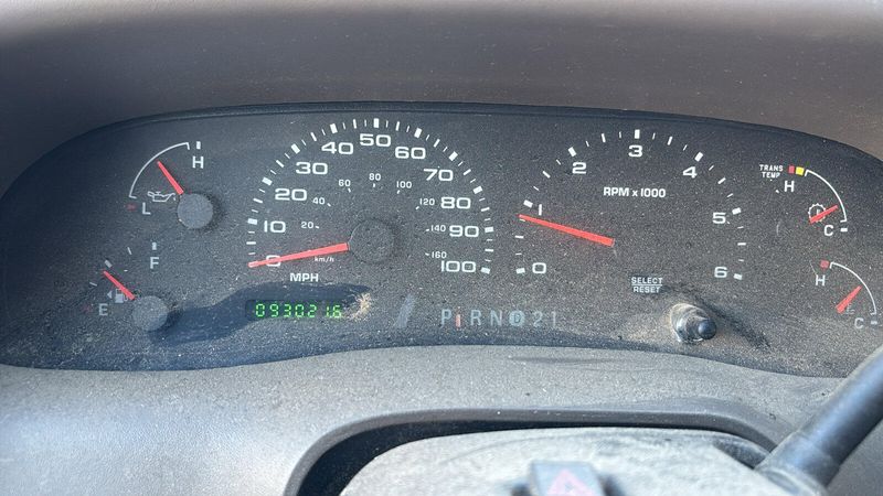 2004 Ford F-250 XLImage 7