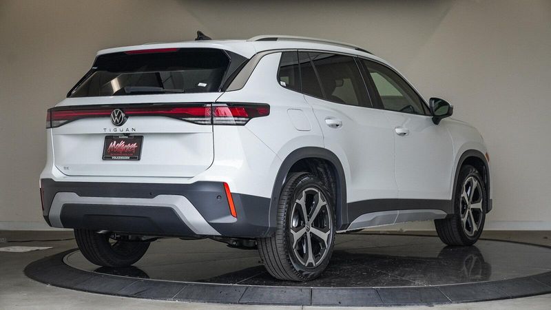 New 2025 Volkswagen Tiguan 2.0T SEImage 4