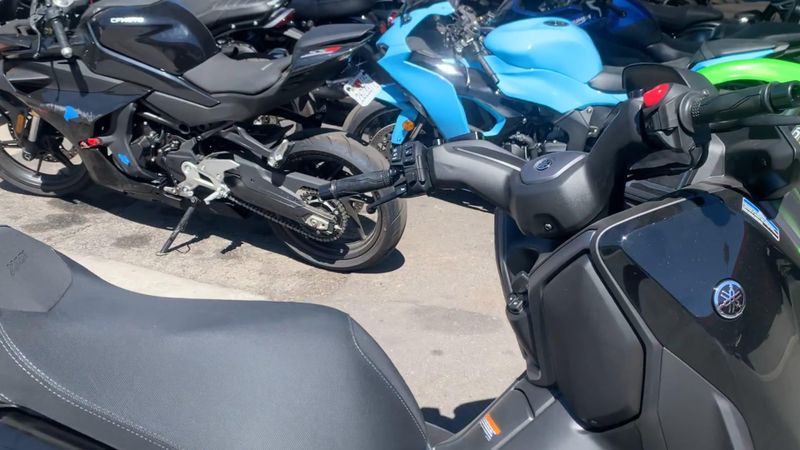 New 2025 Yamaha Xmax Image 9