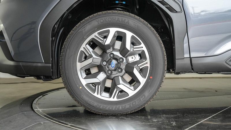 2025 Subaru Forester PremiumImage 10