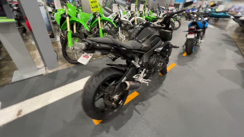 Used 2019 Yamaha MT-10 Image 8
