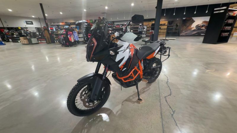 Used 2020 KTM 1290 SUPER ADVENTURE R  in a WHITE/ ORANGE exterior color. Victorville Del Amo Motorsports 760-241-7387 delamomotorsportsofvictorville.com 
