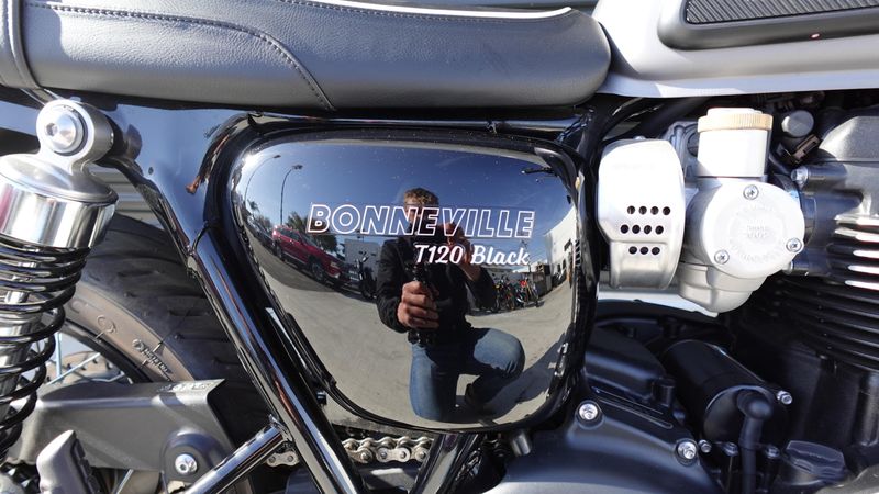 New 2025 Triumph Bonneville T120 Black 