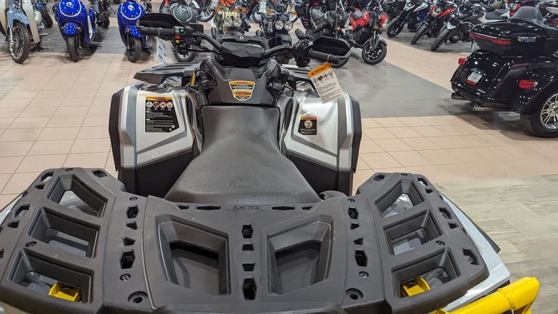 2024 CAN-AM OUTLANDER XTP 1000R HYPER SILVER AND NEO YELLOWImage 16