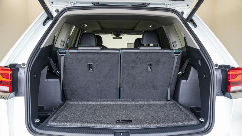 New 2025 Volkswagen Atlas 2.0T SELImage 11