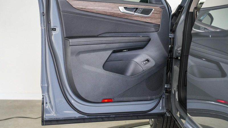 New 2025 Volkswagen Atlas 2.0T SELImage 21