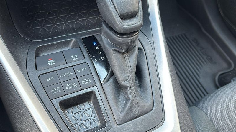Used 2025 Toyota RAV4 XLEImage 12