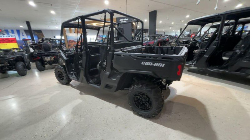 New 2026 Can-Am DEFENDER MAX DPS HD9 Image 9