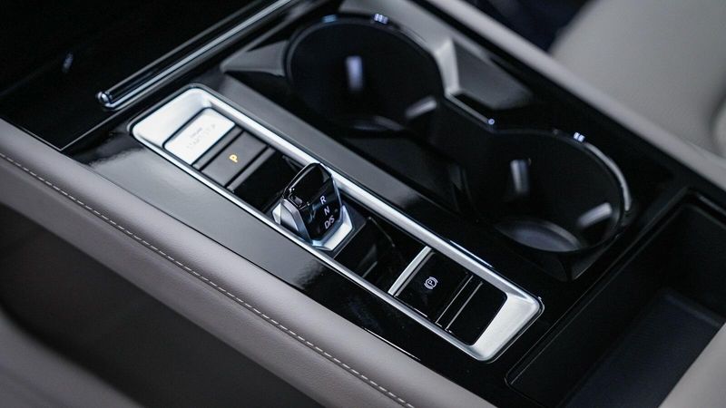2025 Volkswagen Atlas 2.0T SEL Premium R-LineImage 20