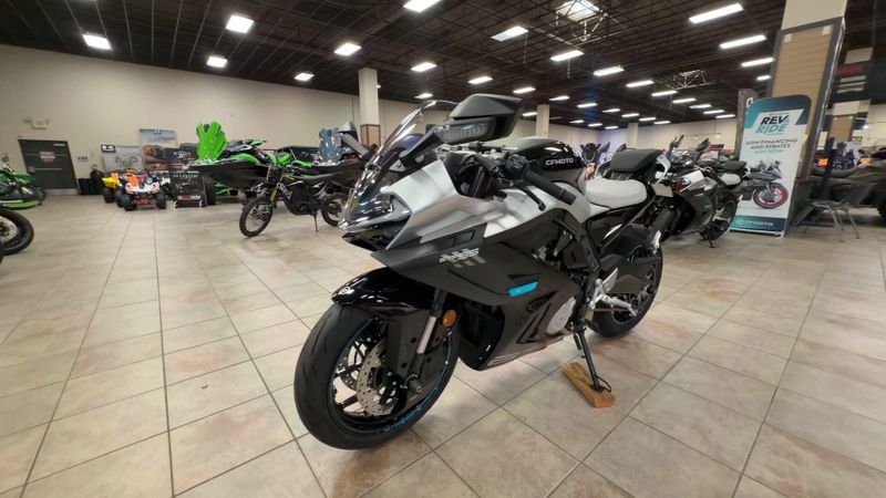 New 2026 CFMOTO 675SS Image 5