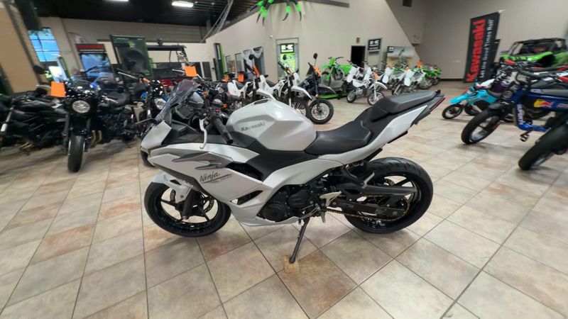Used 2025 Kawasaki NINJA 500 Image 6