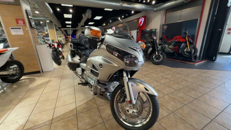 Used 2015 Honda Goldwing Image 2