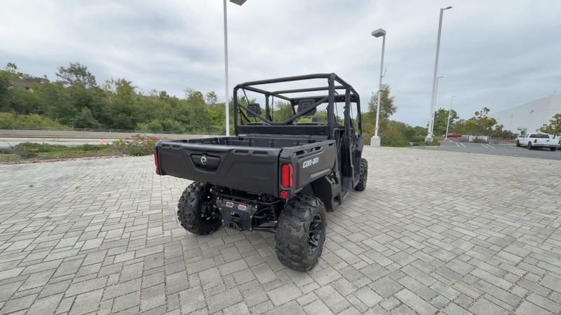 New 2026 Can-Am DEFENDER MAX DPS HD9 Image 9