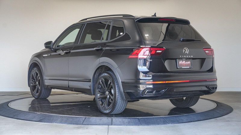 2023 Volkswagen Tiguan 2.0T SE R-Line BlackImage 2