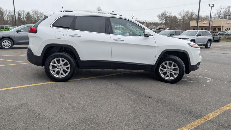 Used 2016 Jeep Cherokee LatitudeImage 4