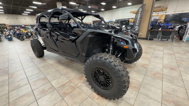 New 2026 Can-Am MAVERICK R MAX X RS WITH SMART-SHOX 999T DCT Image 3