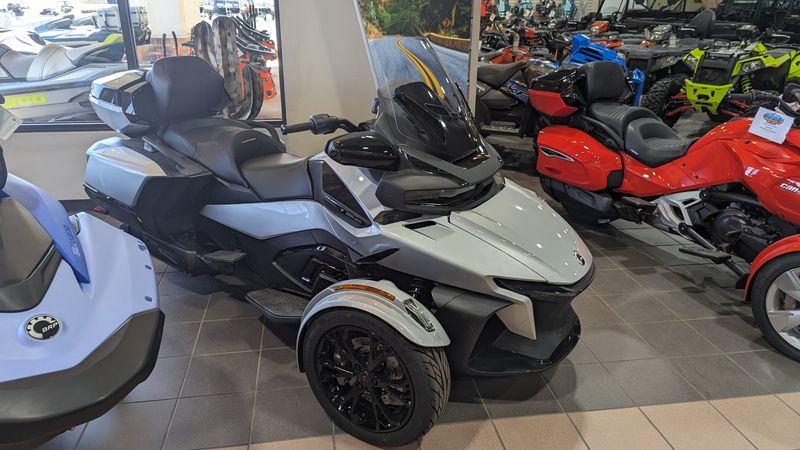2024 Can-Am SPYDER RT LIMITED HYPER SILVERImage 1