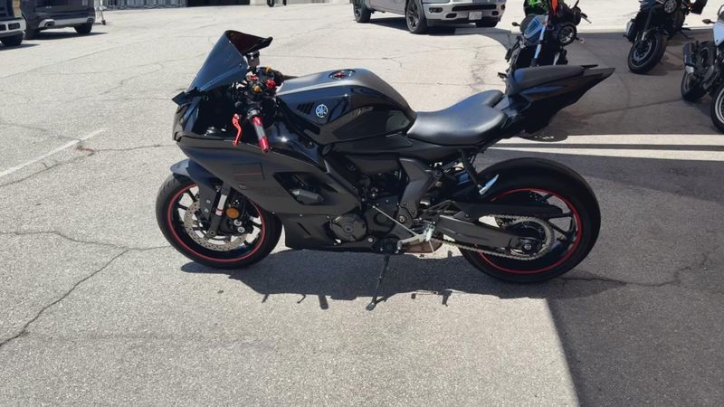 Used 2024 Yamaha YZF-R7 Image 5