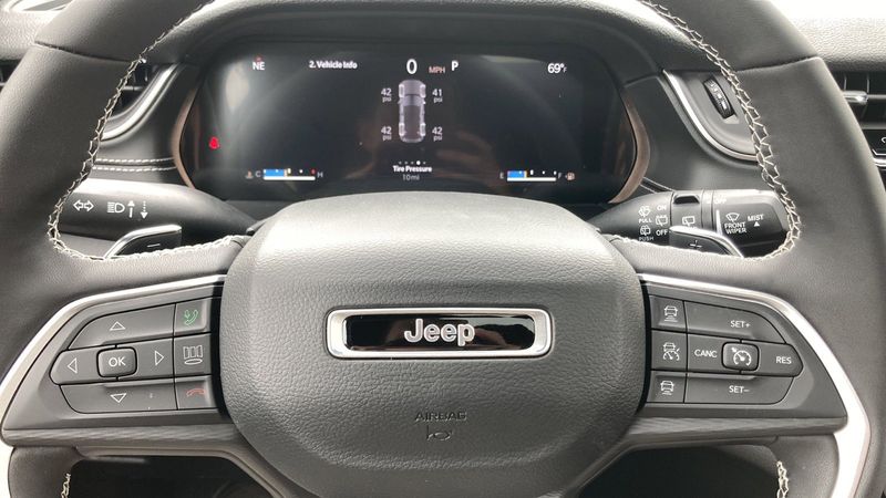 2023 Jeep Grand Cherokee Altitude 4x4Image 13
