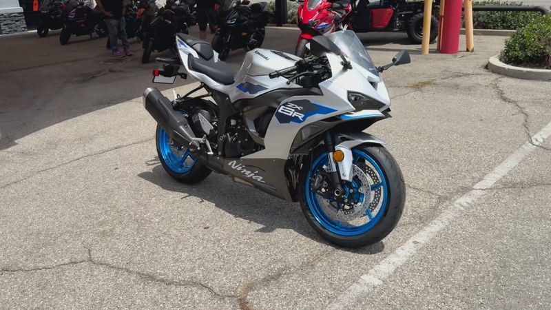 New 2027 Kawasaki NINJA ZX-6R ABS Image 2