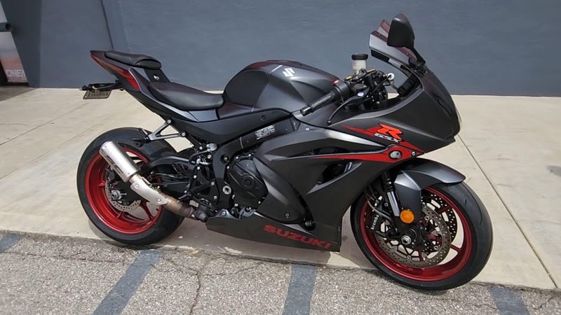 Used 2017 Suzuki GSX-R1000 Image 4