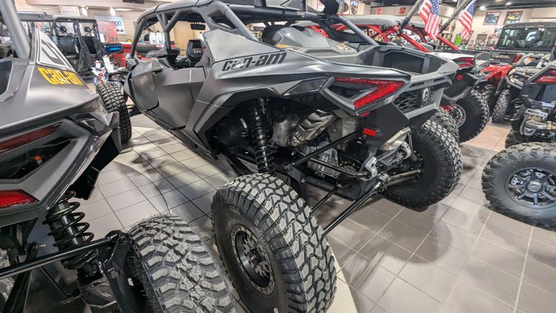 2025 Can-Am MAVERICK R MAX X 999T DCT TRIPLE BLACKImage 10