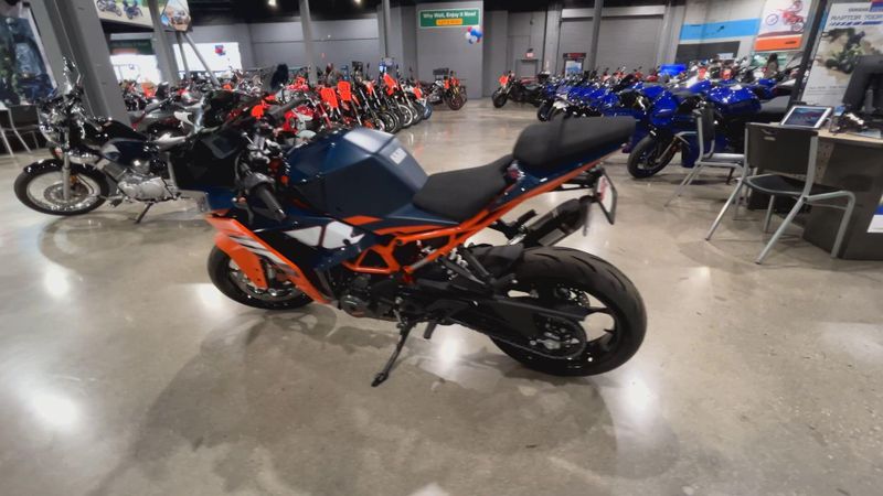 New 2024 KTM RC 390 Image 6