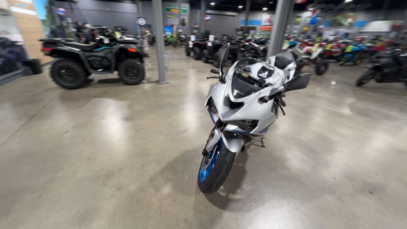 New 2027 Kawasaki NINJA ZX-6R ABS Image 3