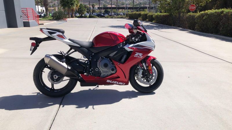 New 2027 Suzuki GSX-R600 Image 4