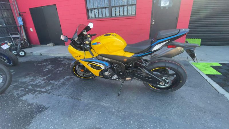 New 2027 Suzuki GSX-R1000 40TH ANNIVERSARY EDITION Image 9