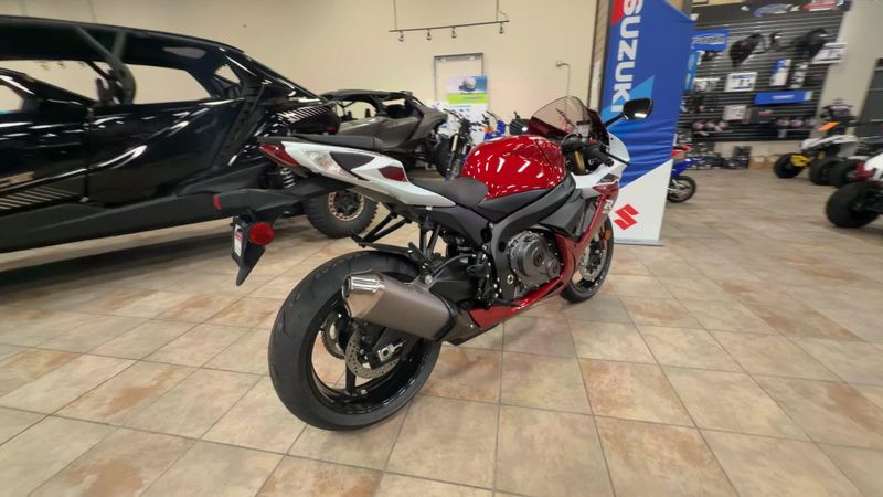 New 2027 Suzuki GSX-R750 Image 9
