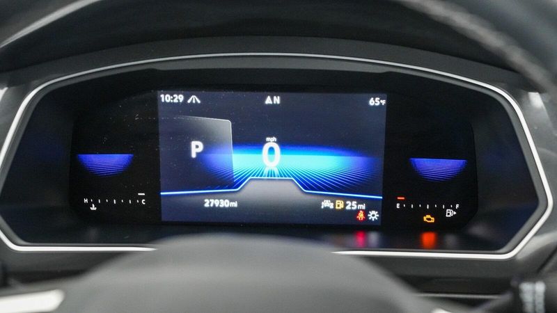 2022 Volkswagen Tiguan 2.0T SEImage 22